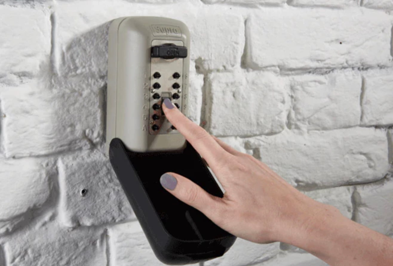 Mechanical key safes for wall, post box, milk box, gate and vehicle access